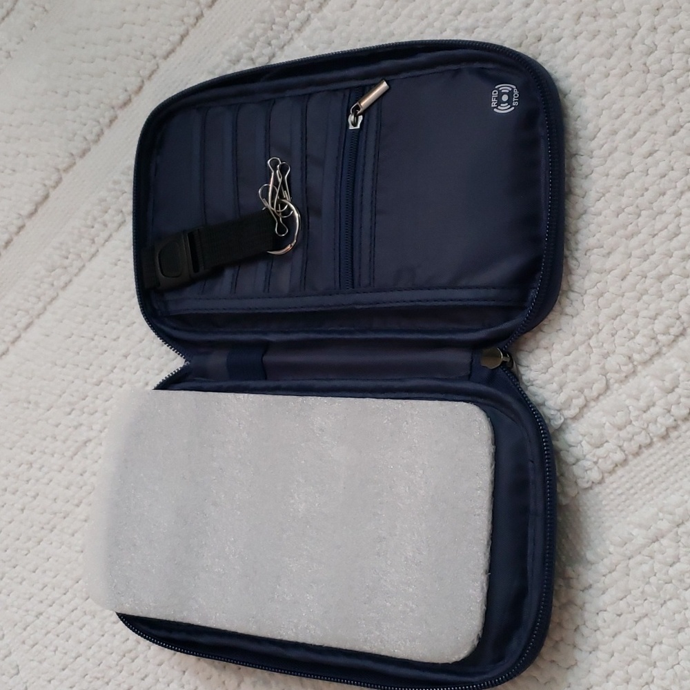 RFID PASSPORT/WALLET/WRISTLET/SHOULDER STRAP BLUE PINK FLAMINGO MOTIF - Picture 5 of 12